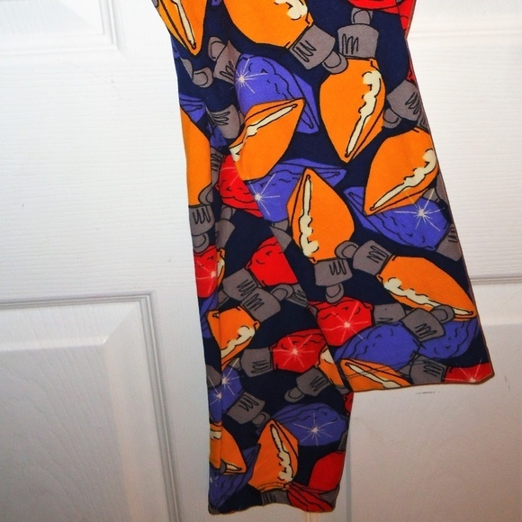 💥 SALE 💥 LULAROE T&C 12-22 CHRISTMAS LEGGINGS - Picture 4 of 7